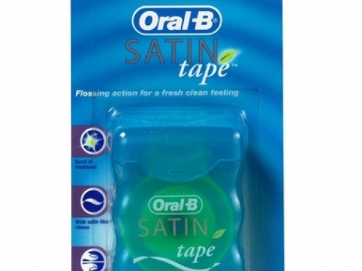 oral-b satin tape 25 (productfoto)