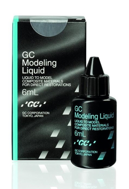 modeling liquid refill 6 (productfoto)